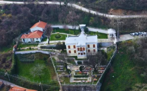 Bursa Hünkar Köşkü havadan görünümü ve çevresindeki yeşil alanlar
