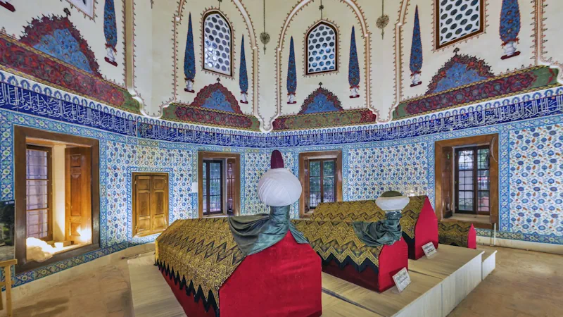 Bursa Muradiye Külliyesi Şehzade Mustafa Türbesi çinileri ve iç süslemeleri